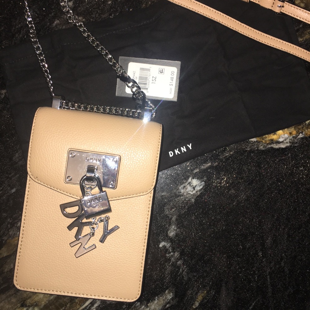 💝CLEARANCE SALE!! DKNY Crossbody & dust cover